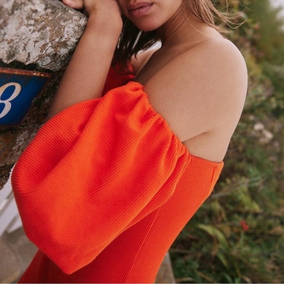 NEW Free People Bubbly Mini Dress
Statement Sleeves
Bright Orange Size M - Picture 4 of 6